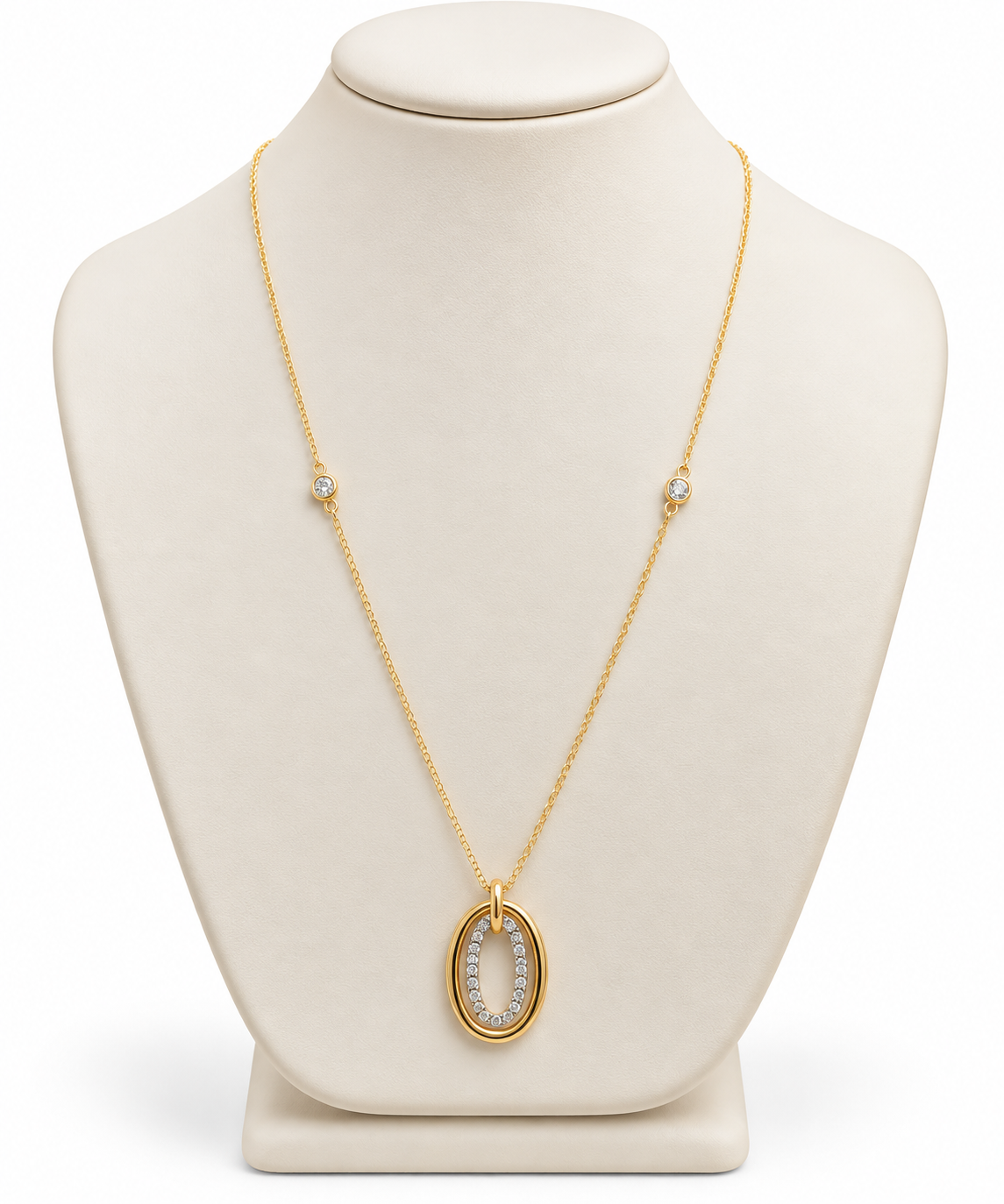 Collana in Oro Giallo con Pendente Ovale e Pietre Bianche – 50 cm