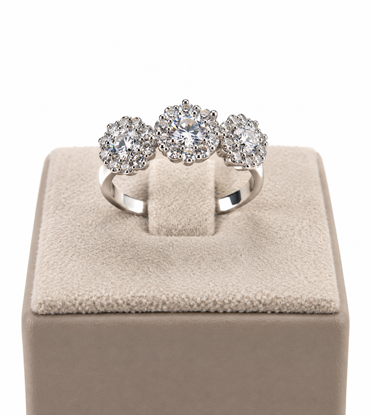 Anello Trilogy Floreale con Zaffiri Bianchi Oro Bianco 18kt