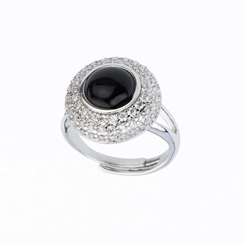 Anello a bottone in brass rodiato con cat eye onice e pavè di zirconi clear