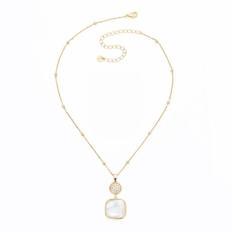 Collana catenina saturno in brass dorato con pendente tondo in pavé di zirconi clear e lamina carré di madreperla  - Misura regolabile