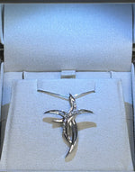 Collana con croce in oro 18kt e brillanti