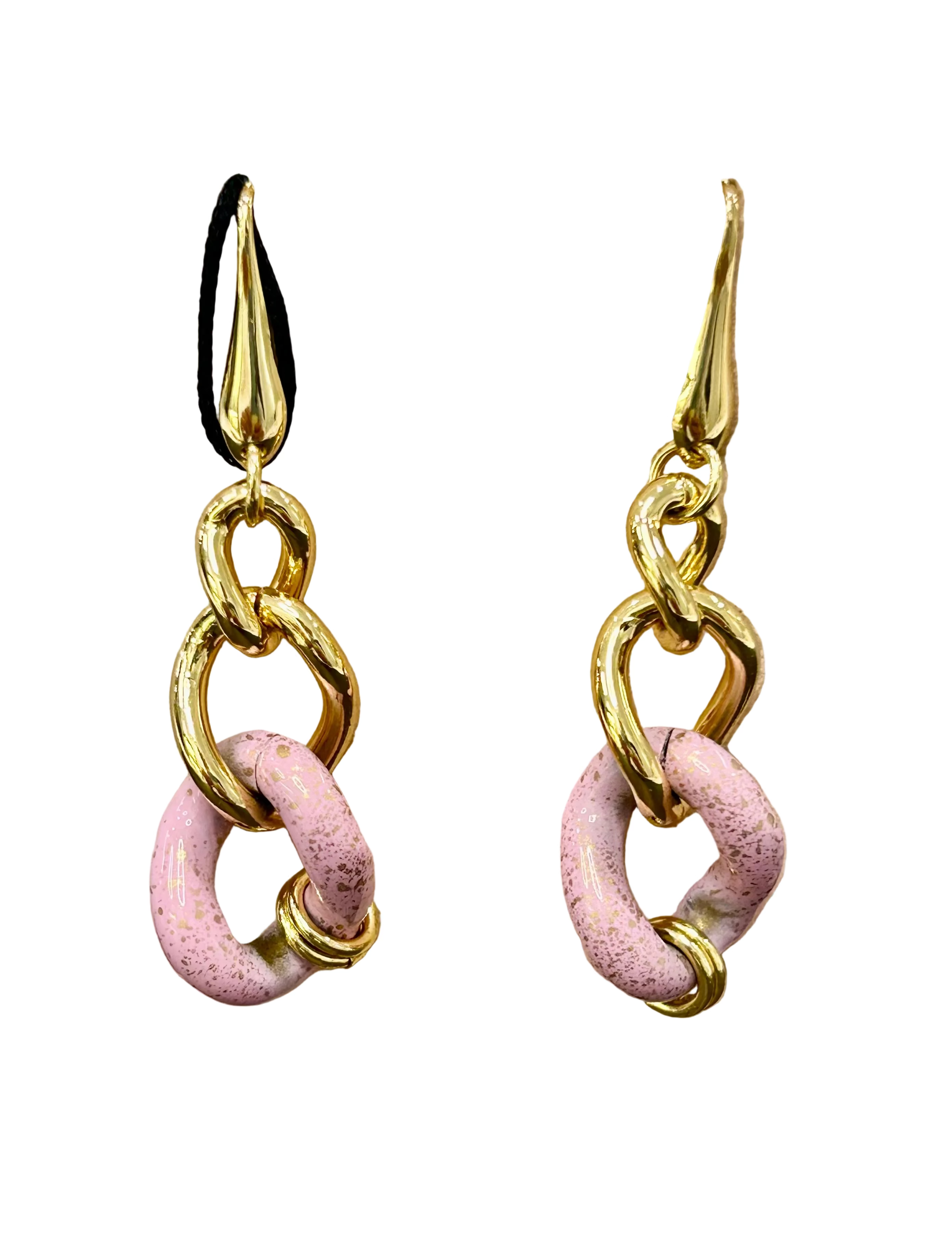 Orecchini a catena con smalto rosa brand 1AR