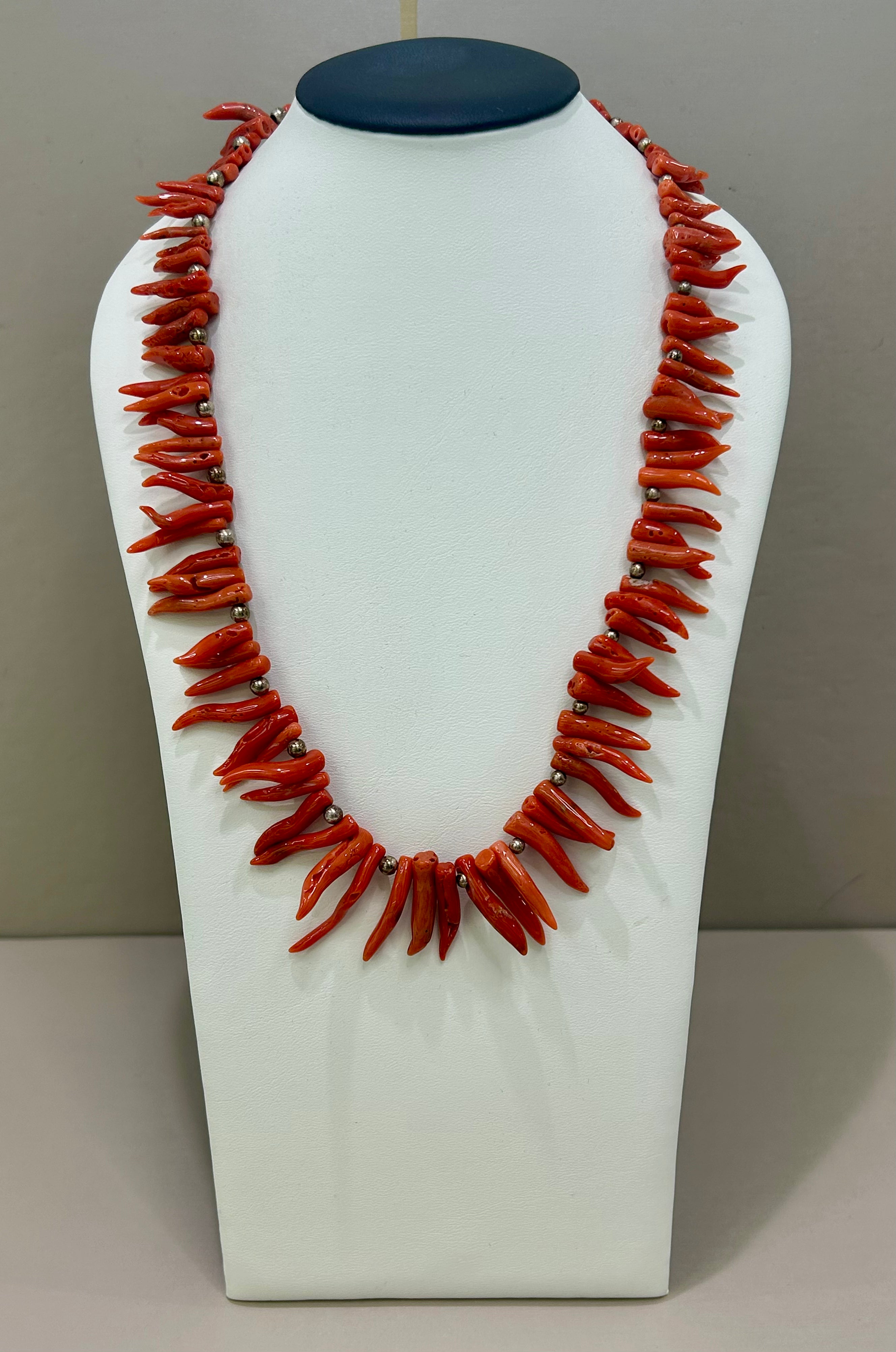 Collana girocollo in corallo autentico a forma di rami
