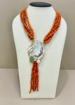 Collana corallo autentico con medaglione centrale in cameo inciso