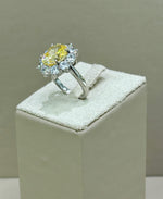 Anello in argento 925% con topazio e zaffiri bianchi