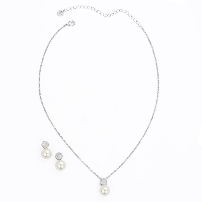 Set girocollo e orecchini in brass tondo rodiato e pavé di zirconi clear con perla di vetro da
12 mm