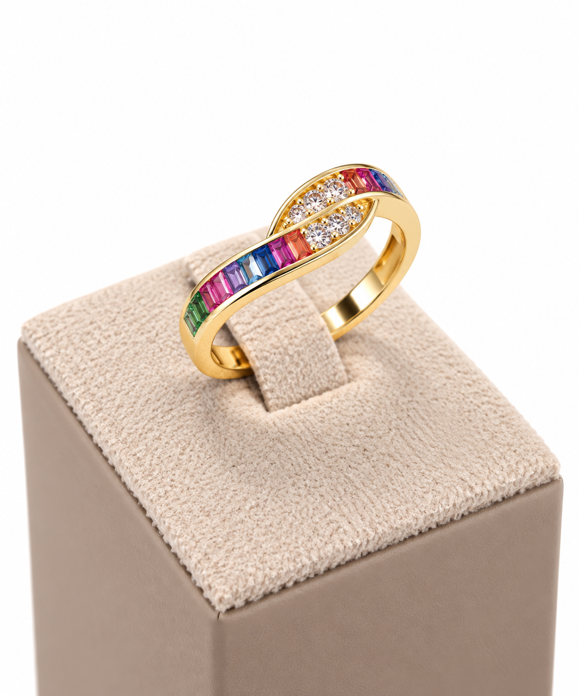 Anello Intrecciato in Oro Giallo 18 kt con Zaffiri Multicolore e Zaffiri Bianchi