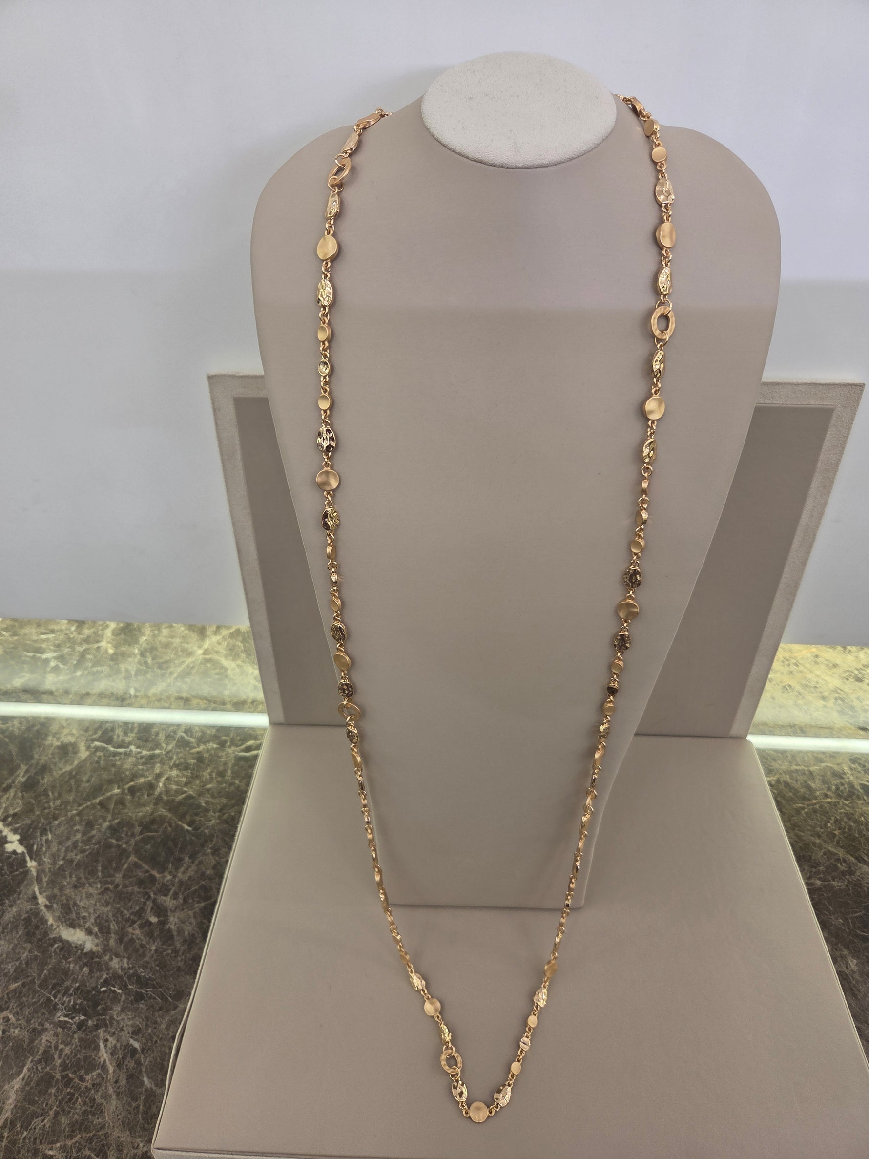 COLLANA  CHANEL,ACCIAIO DORATO, FORMA  A PEPITE,POSSIBILITÀ  DOPPIO GIRO