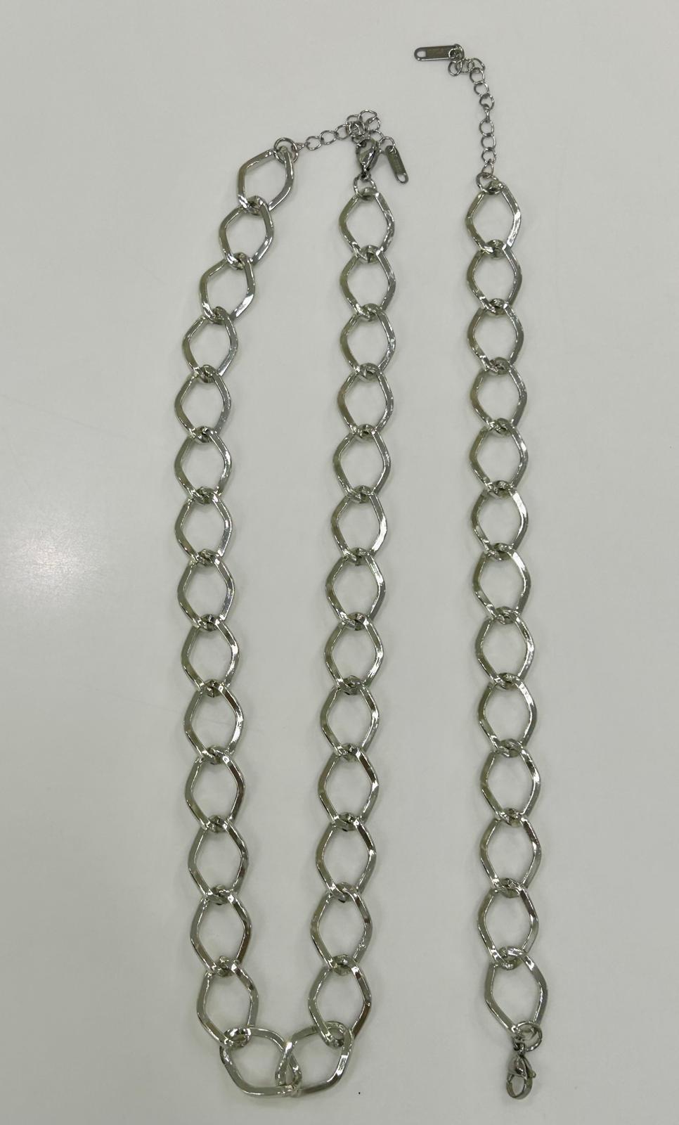 COLLANA  CON BRACCIALE  OMAGGIO