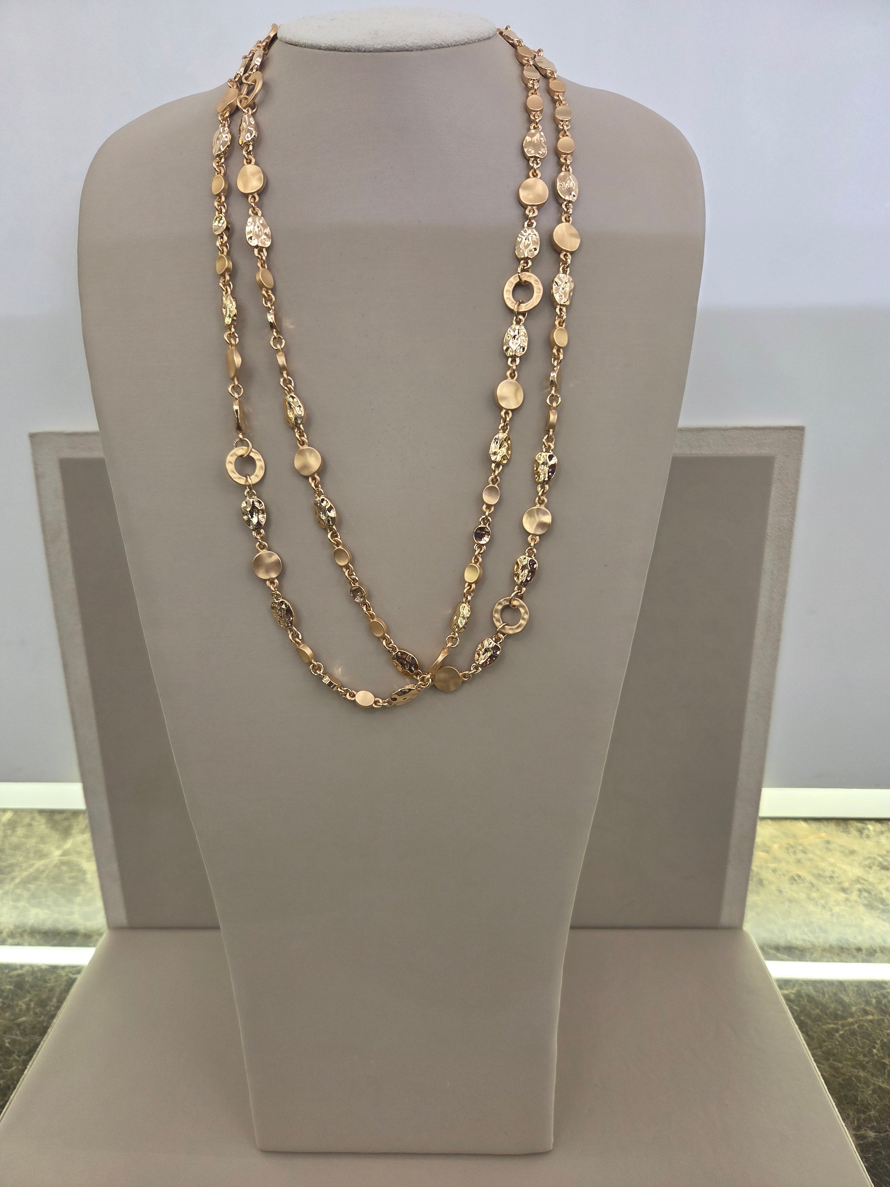 COLLANA  CHANEL,ACCIAIO DORATO, FORMA  A PEPITE,POSSIBILITÀ  DOPPIO GIRO