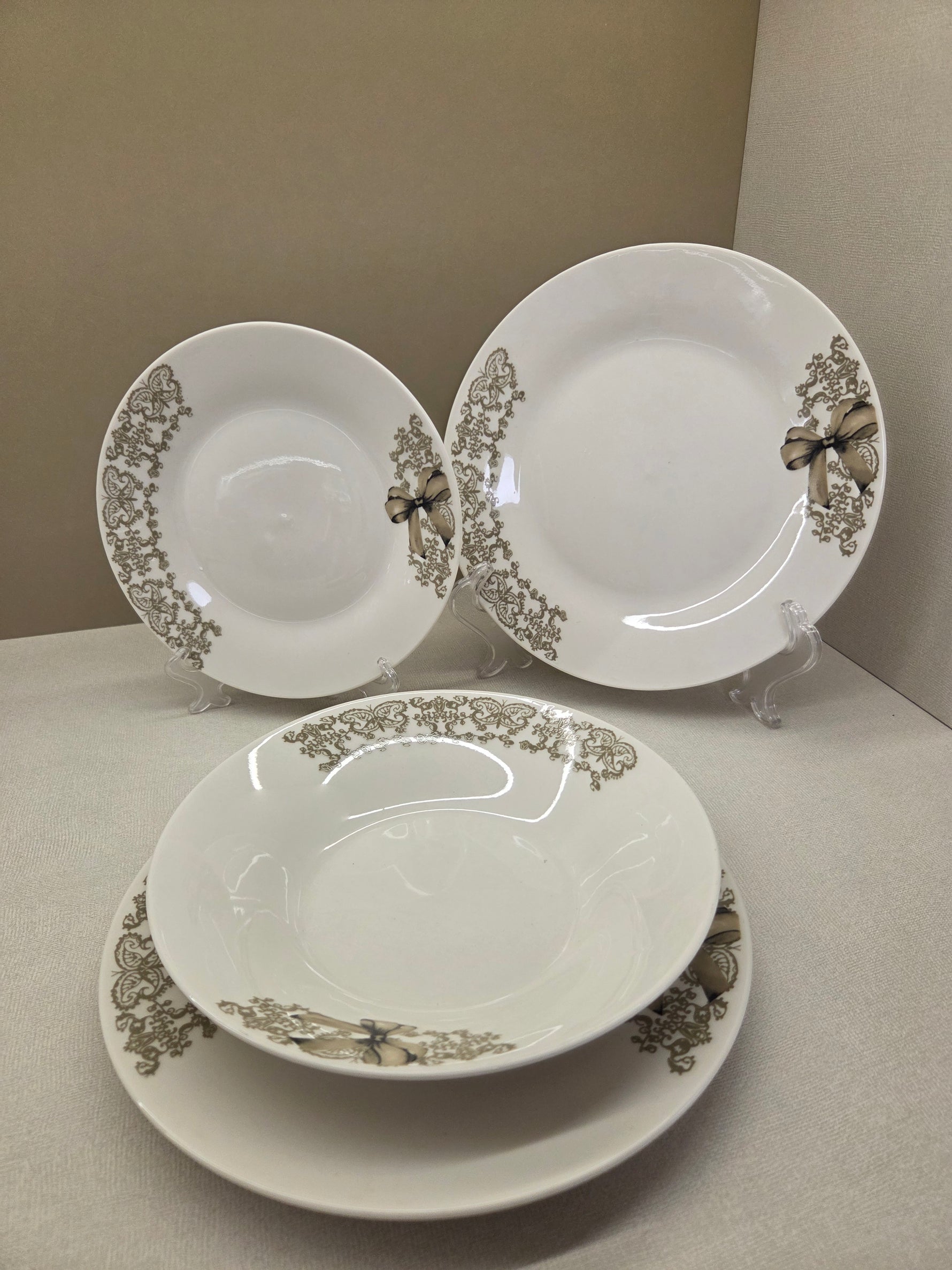 SERVIZIO PIATTI 18 PZ