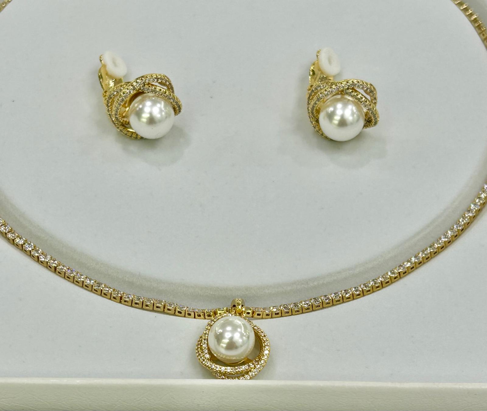 Parure collana  e orecchini con zirconie perle