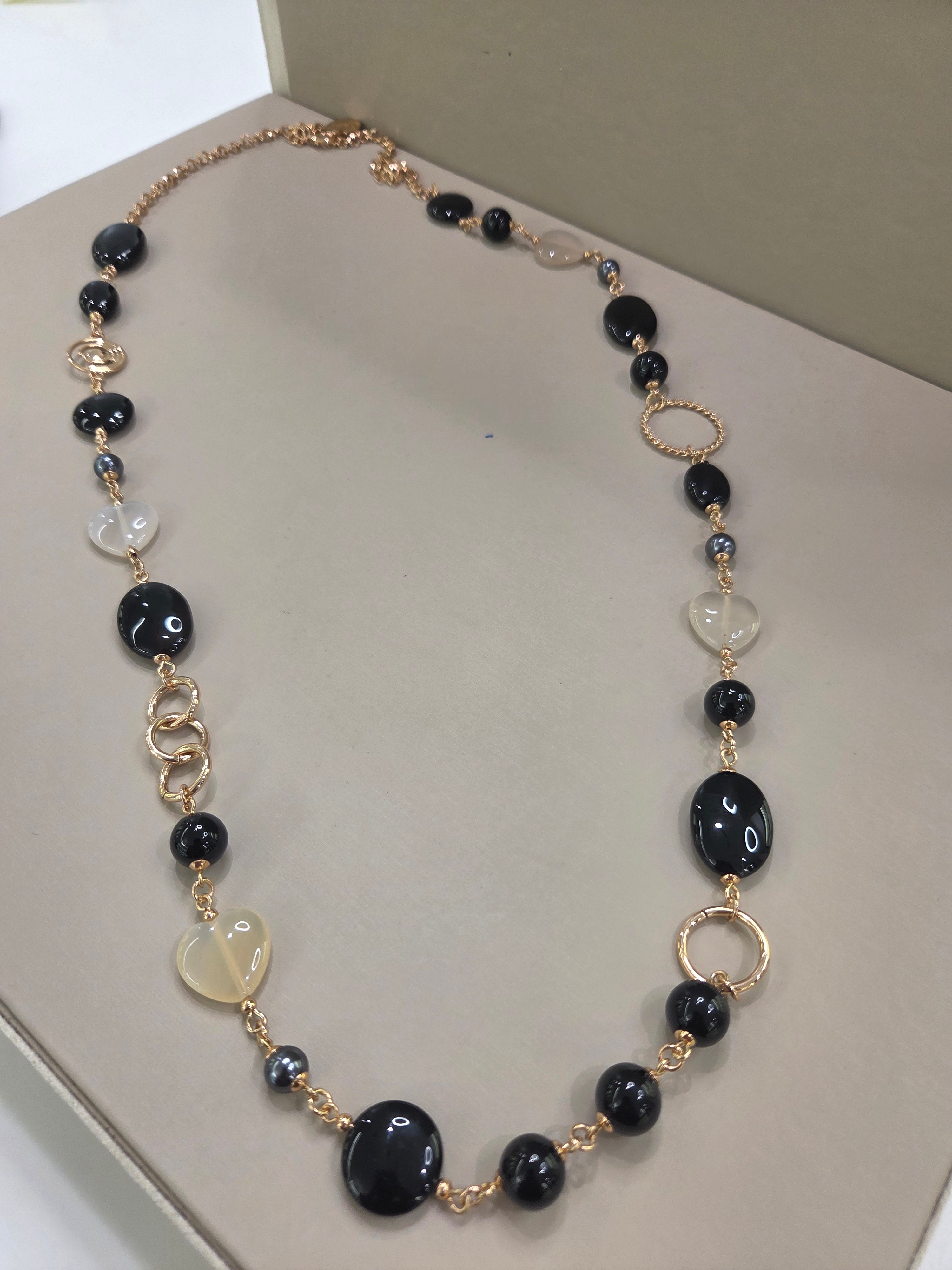 COLLANA  CHANEL, ONICE NERO/AGATA BIANCA
