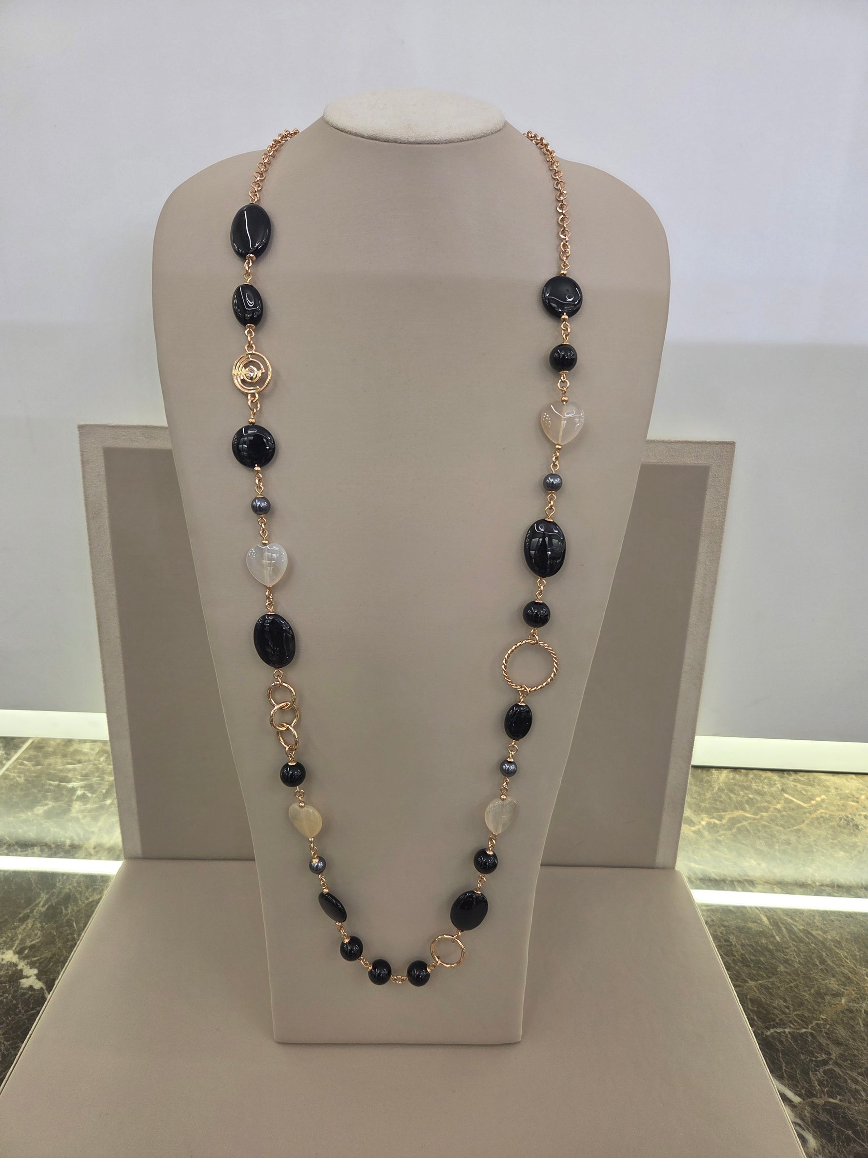 COLLANA  CHANEL, ONICE NERO/AGATA BIANCA